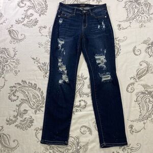 Judy Blue‎ Midrise Boyfriend Fit Jeans Distressed
Bleach Splash